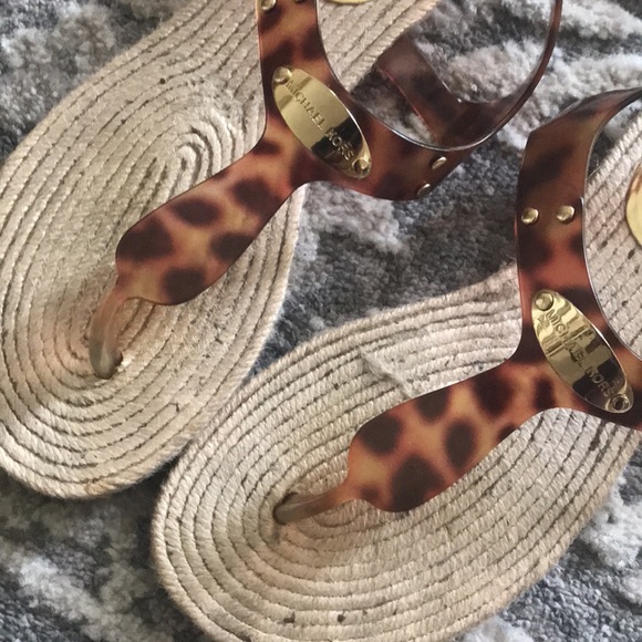Michael kors thong sandals - Picture 3 of 5
